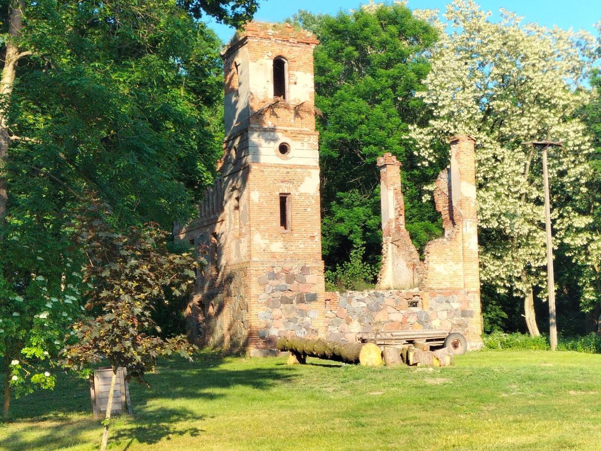 Dwor Woskrzenice Hotel Biała Podlaska Kültér fotó