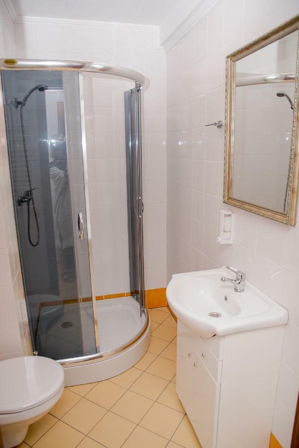 Dwor Woskrzenice Hotel Biała Podlaska Kültér fotó