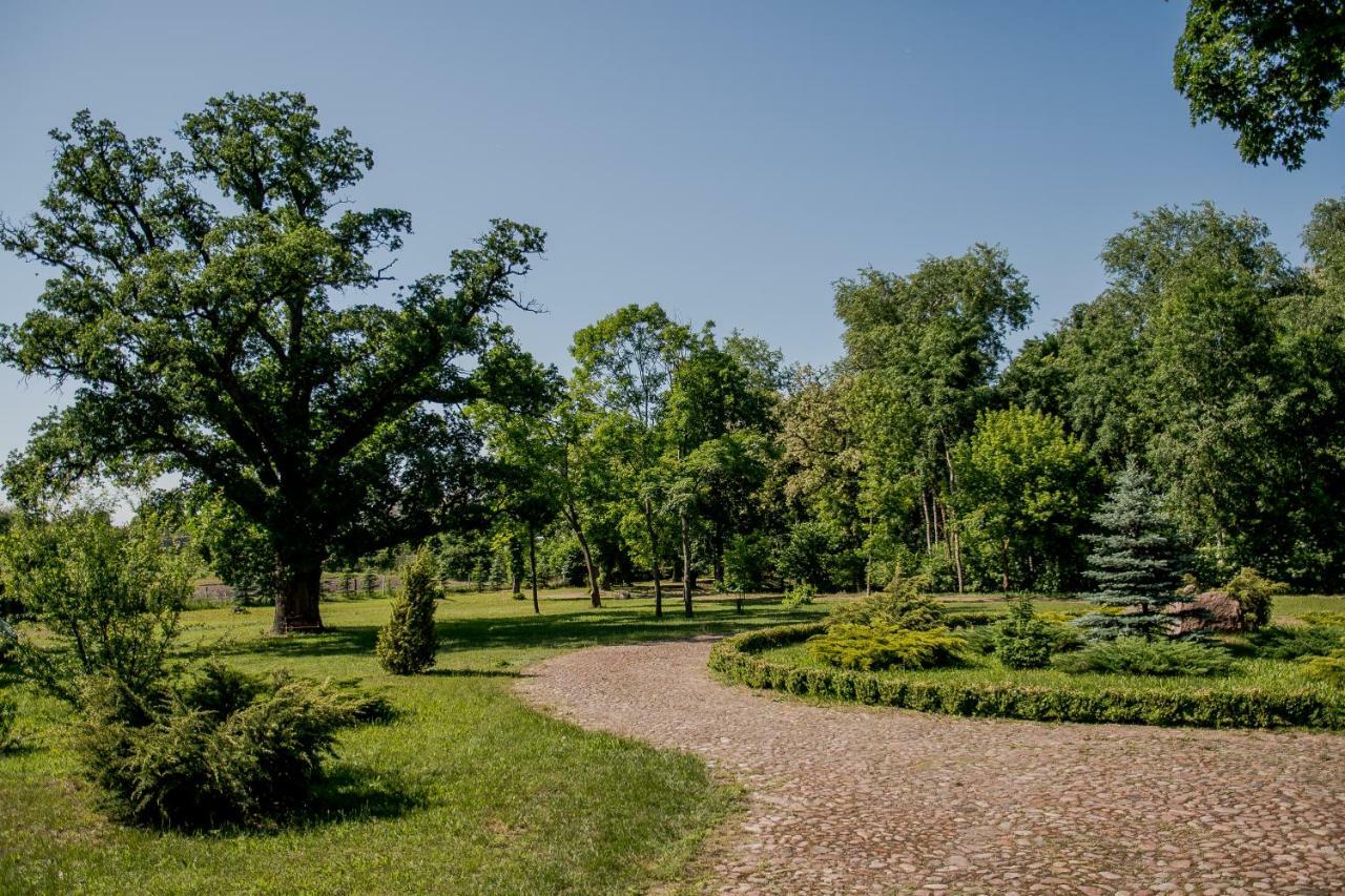 Dwor Woskrzenice Hotel Biała Podlaska Kültér fotó