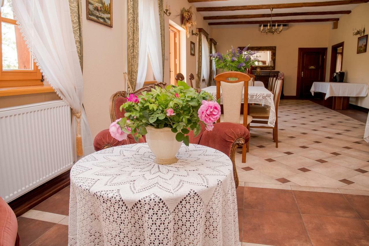 Dwor Woskrzenice Hotel Biała Podlaska Kültér fotó