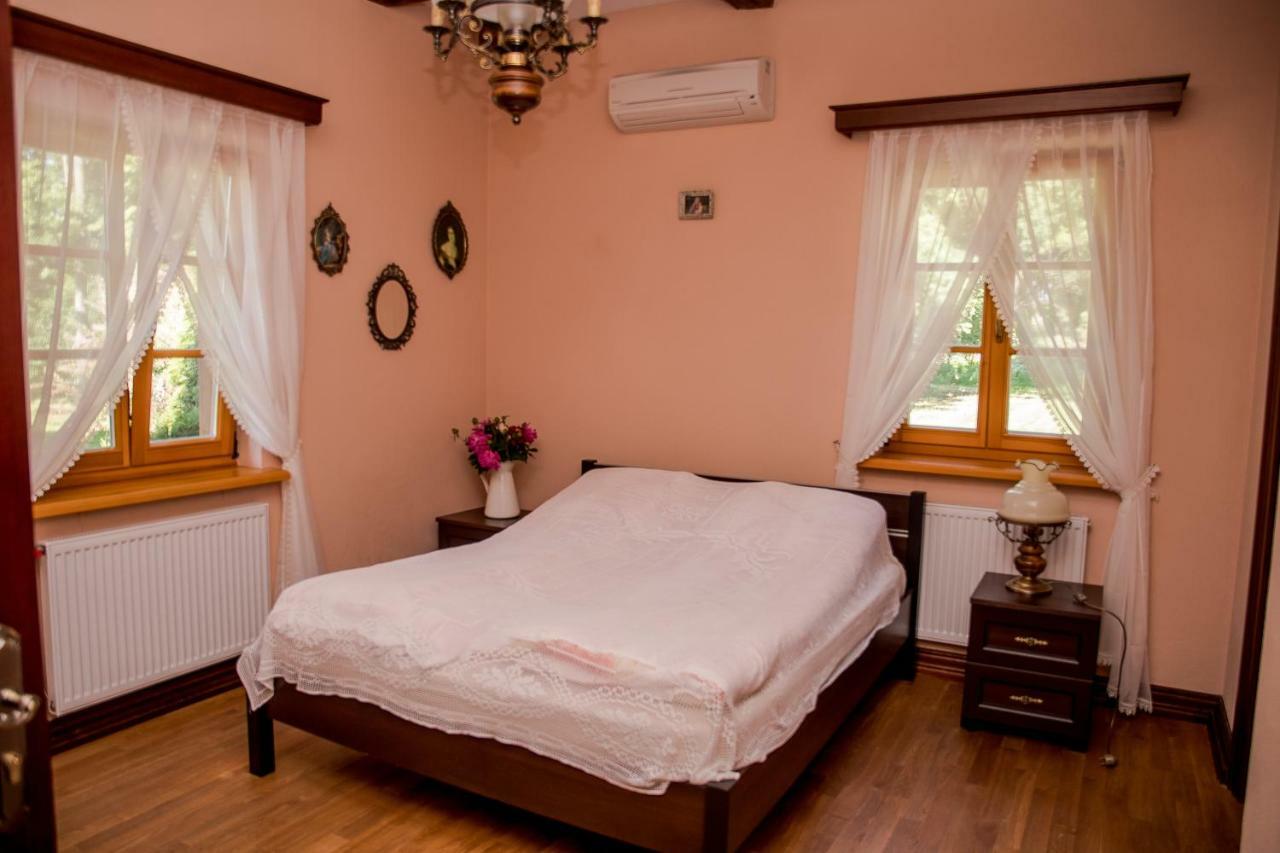 Dwor Woskrzenice Hotel Biała Podlaska Kültér fotó