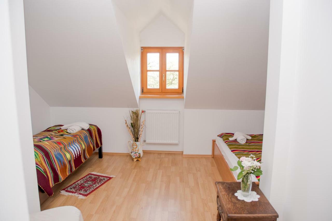 Dwor Woskrzenice Hotel Biała Podlaska Kültér fotó