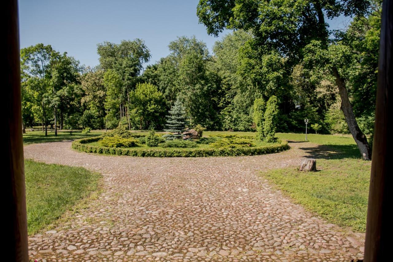 Dwor Woskrzenice Hotel Biała Podlaska Kültér fotó