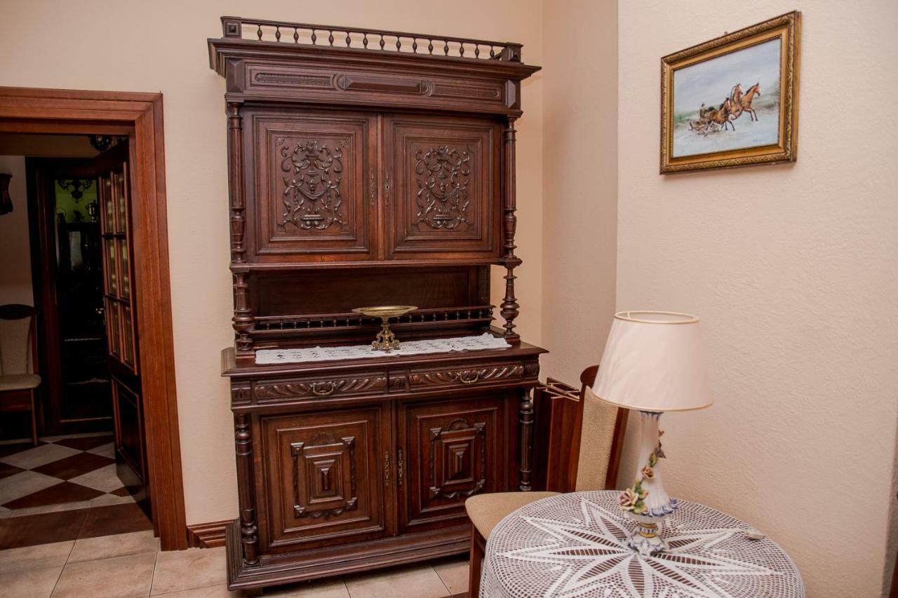 Dwor Woskrzenice Hotel Biała Podlaska Kültér fotó